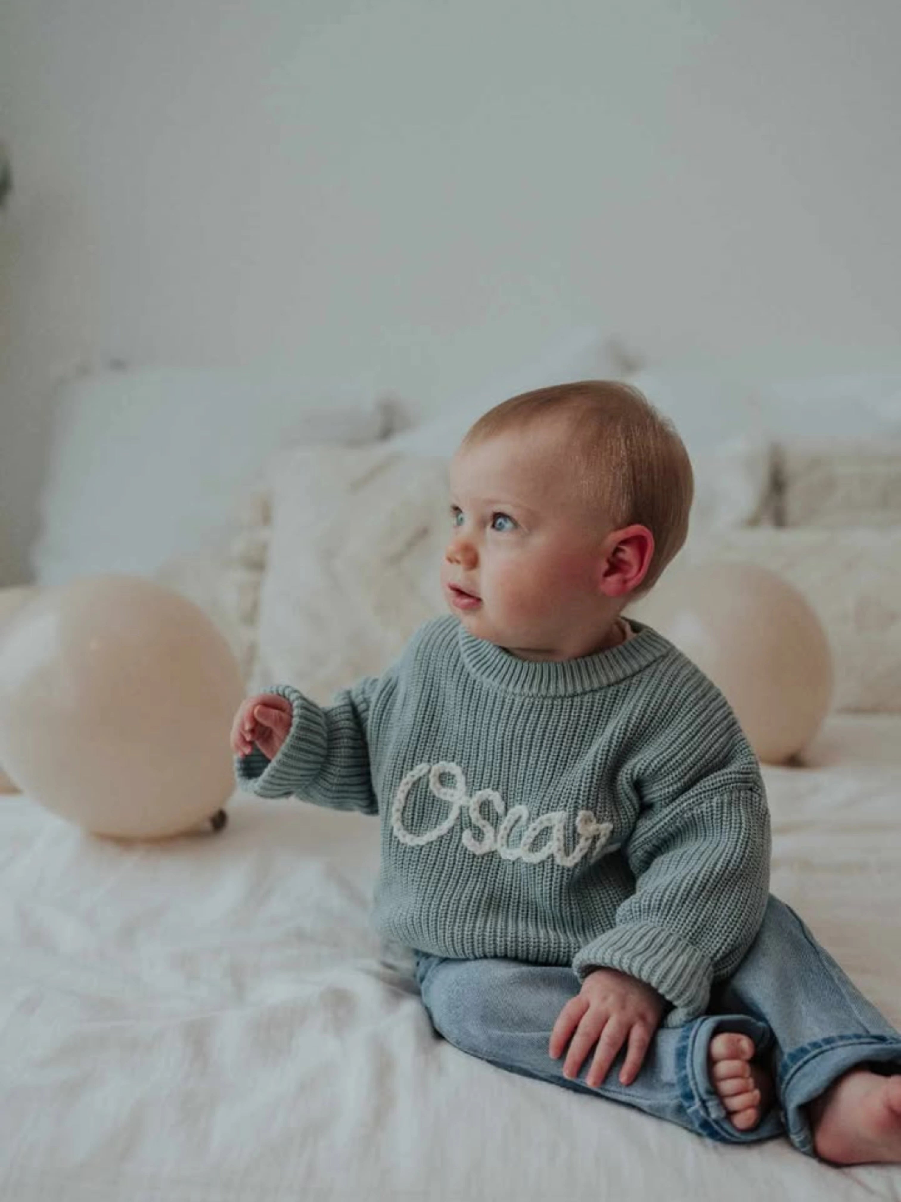 Pull bébé brodé, tricoté main, 100% coton
