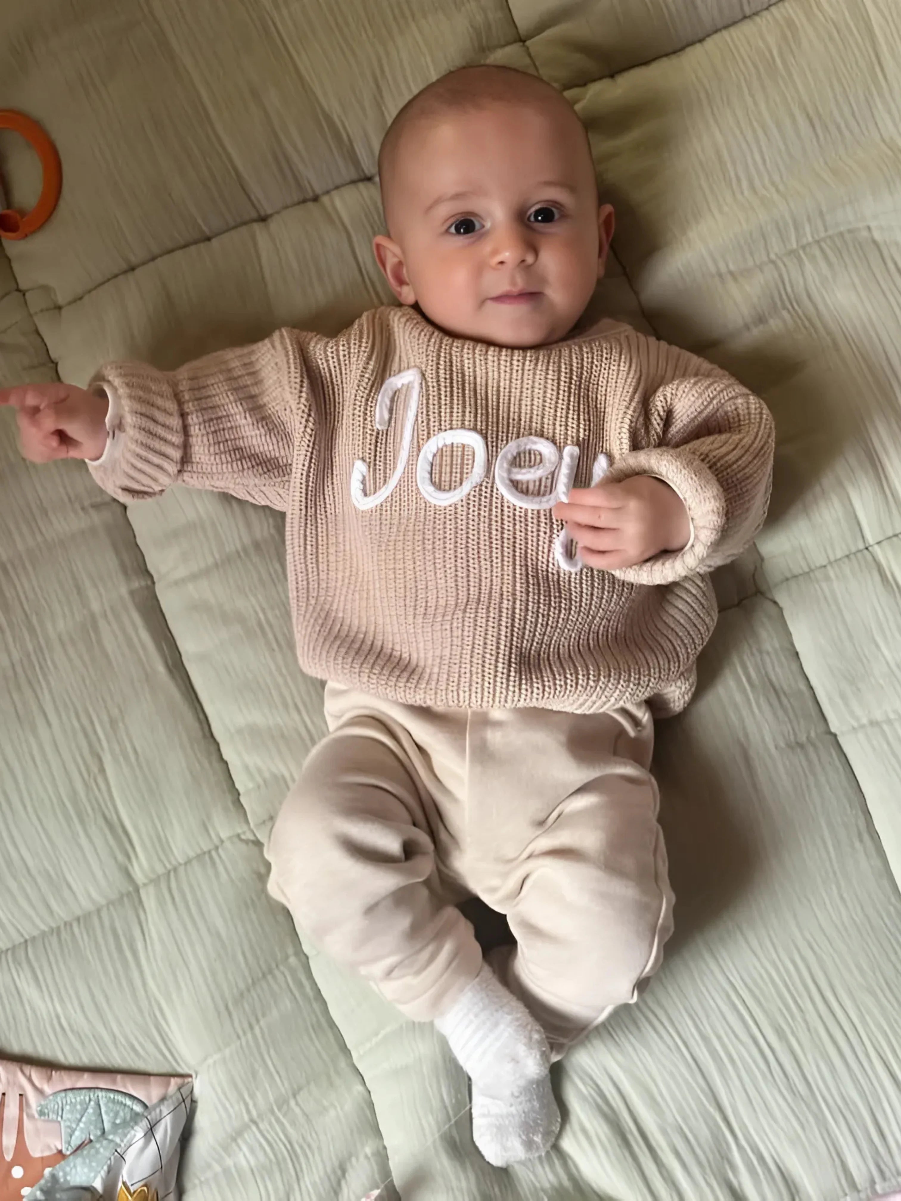 Pull bébé brodé, tricoté main, 100% coton