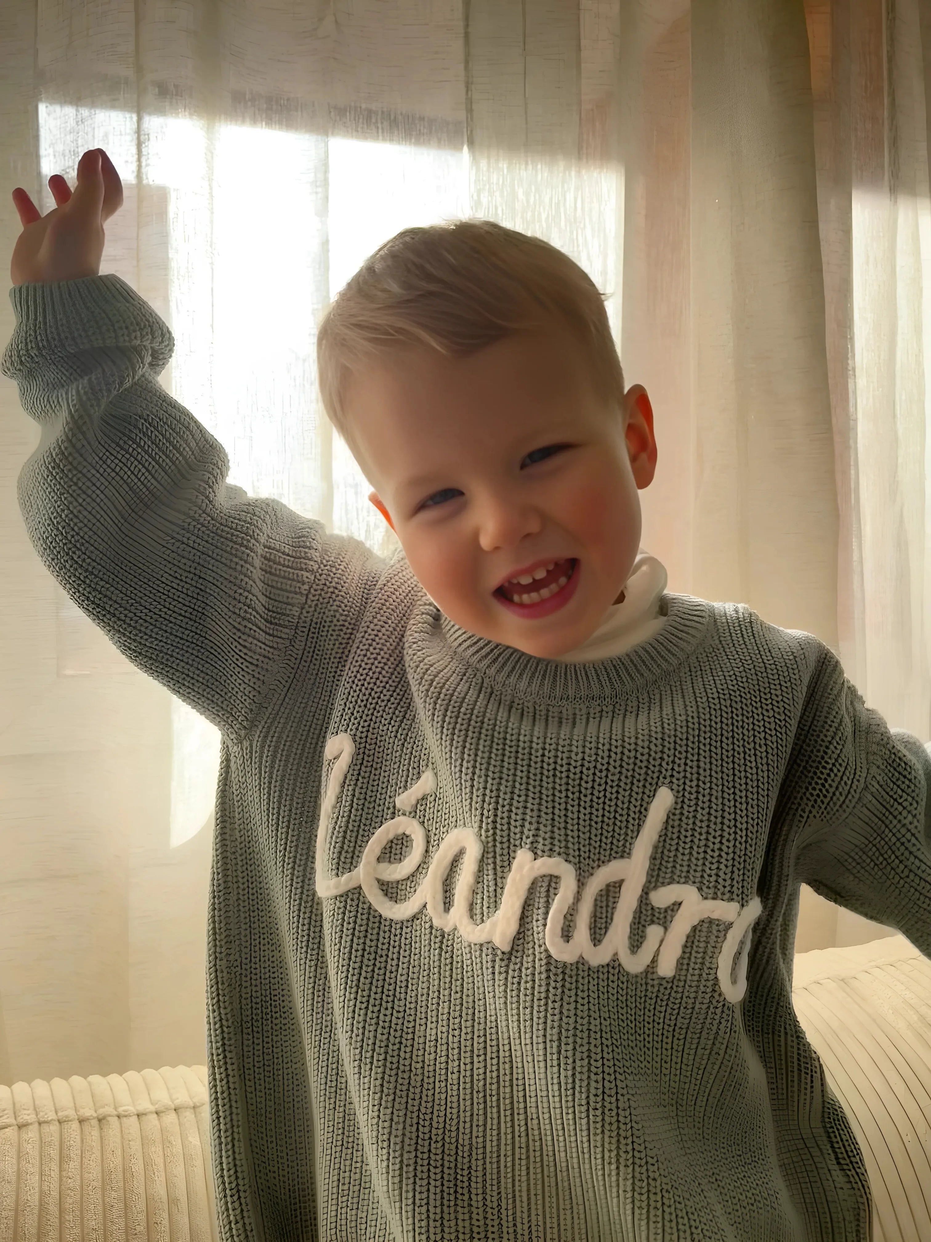 Pull bébé brodé, tricoté main, 100% coton